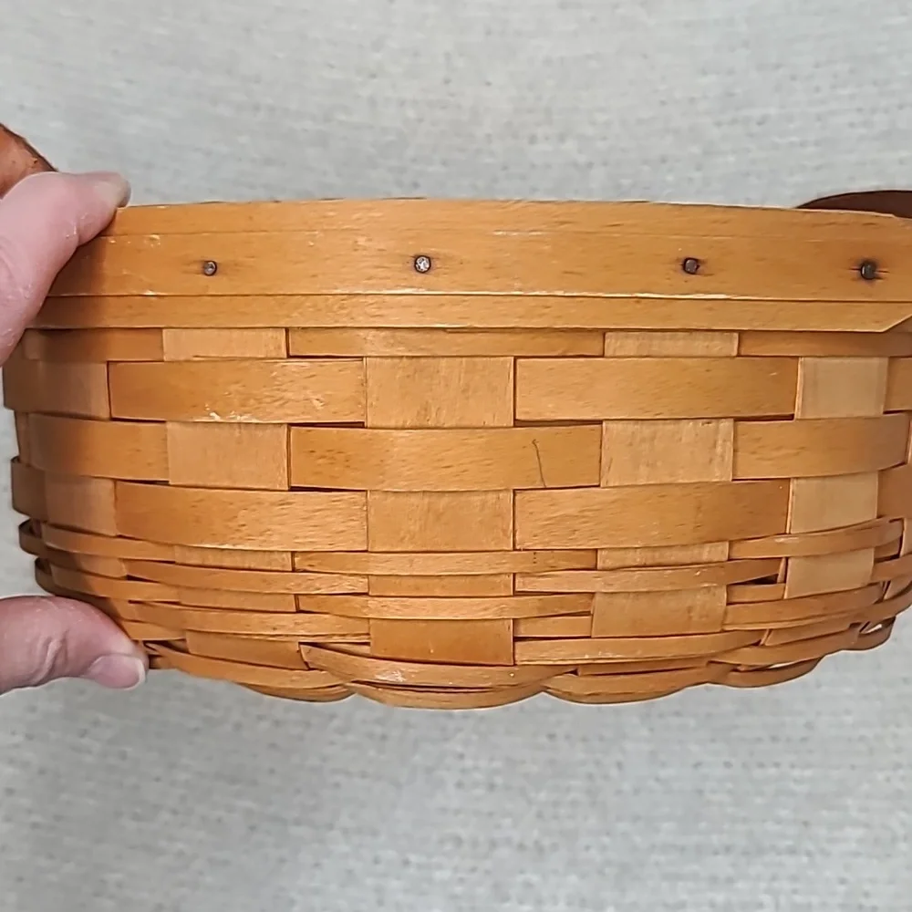 Longaberger Vintage 1997 Classic Darning Basket 15504 with Insert